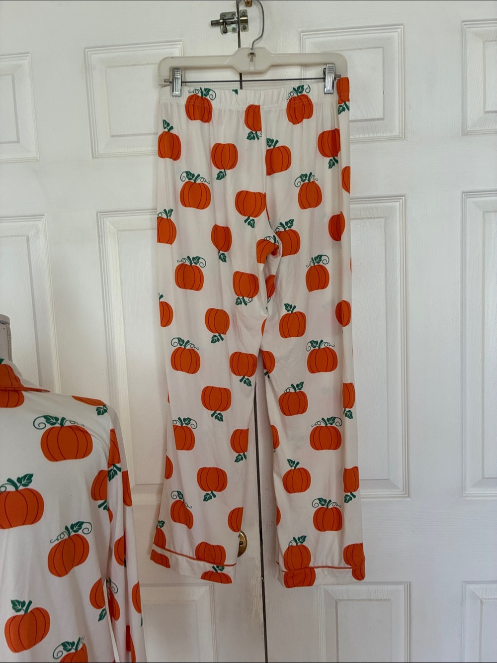 Tahari pumpkin pajama set NWOT - Picture 5 of 8